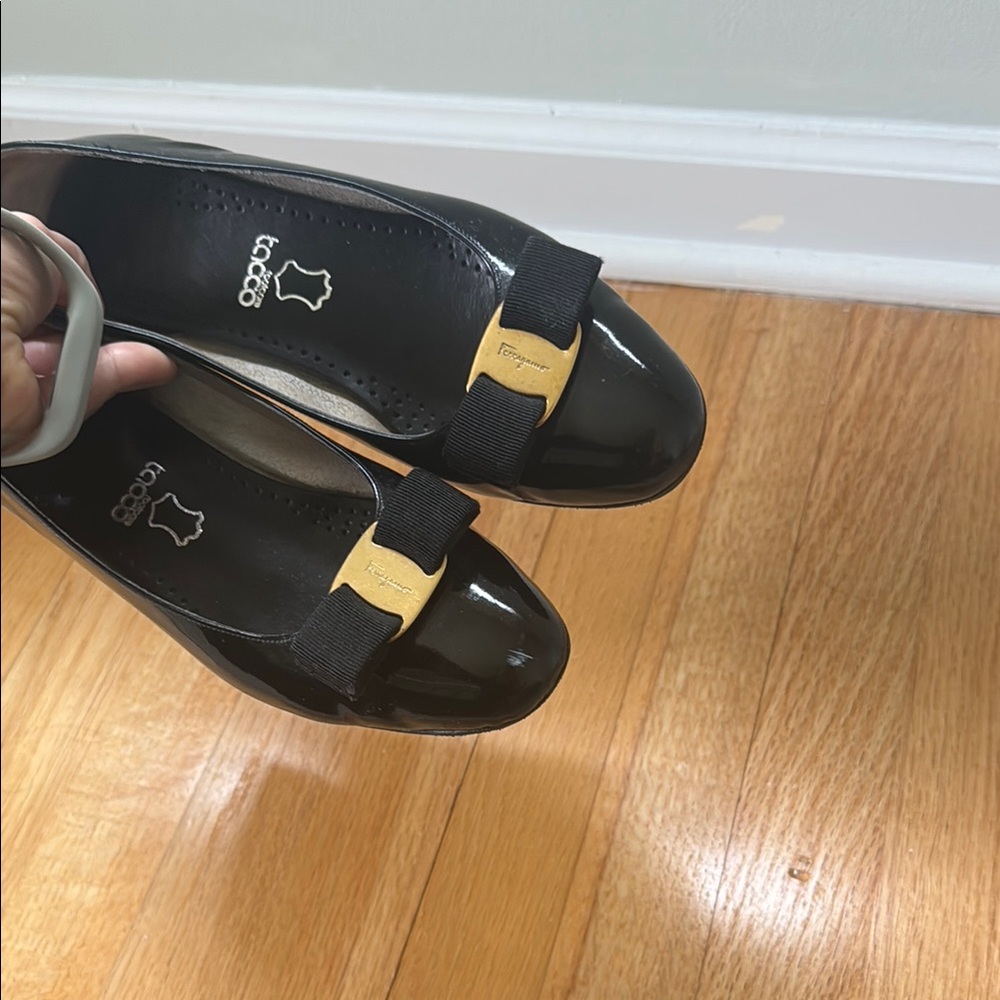 Salvatore Ferragamo Black Bow Flats (Refurbished) - Picture 6 of 7